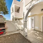 Elizabeth House Holiday home *